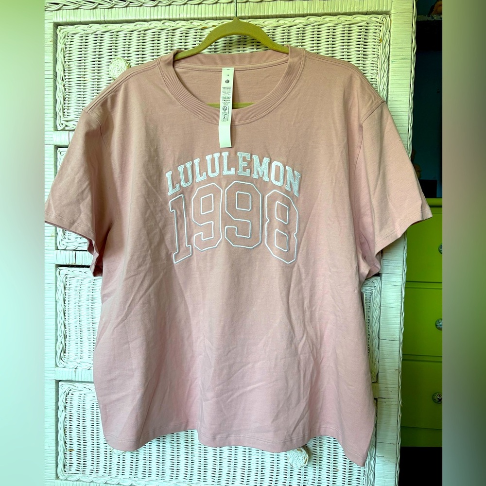 Lululemon graphic tee